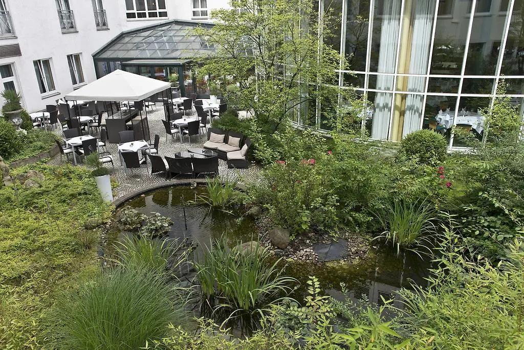 Wyndham Hannover Atrium 4*,